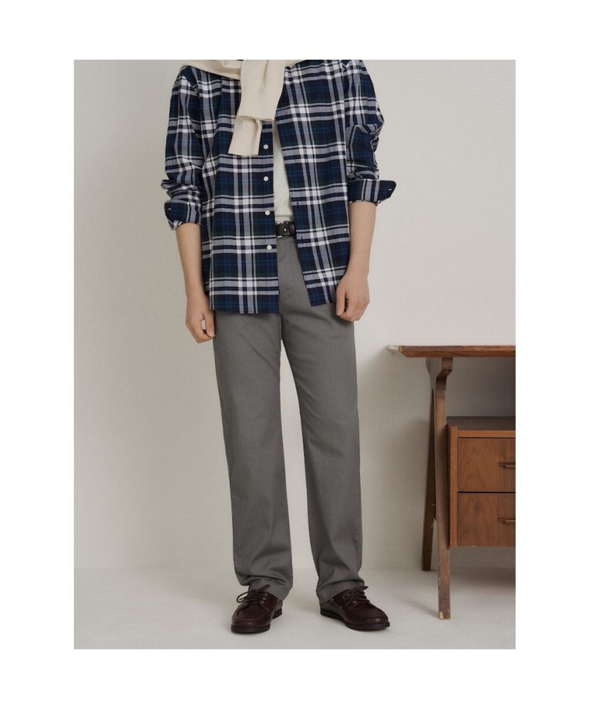 빈폴 멘(BEANPOLE MEN) 피그먼트 워싱 컴포트핏 치노 팬츠  그레이