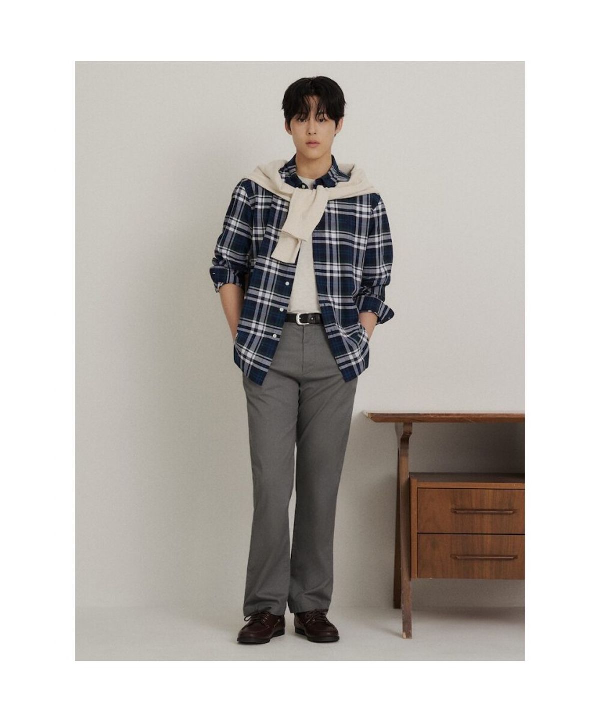 빈폴 멘(BEANPOLE MEN) 피그먼트 워싱 컴포트핏 치노 팬츠  그레이