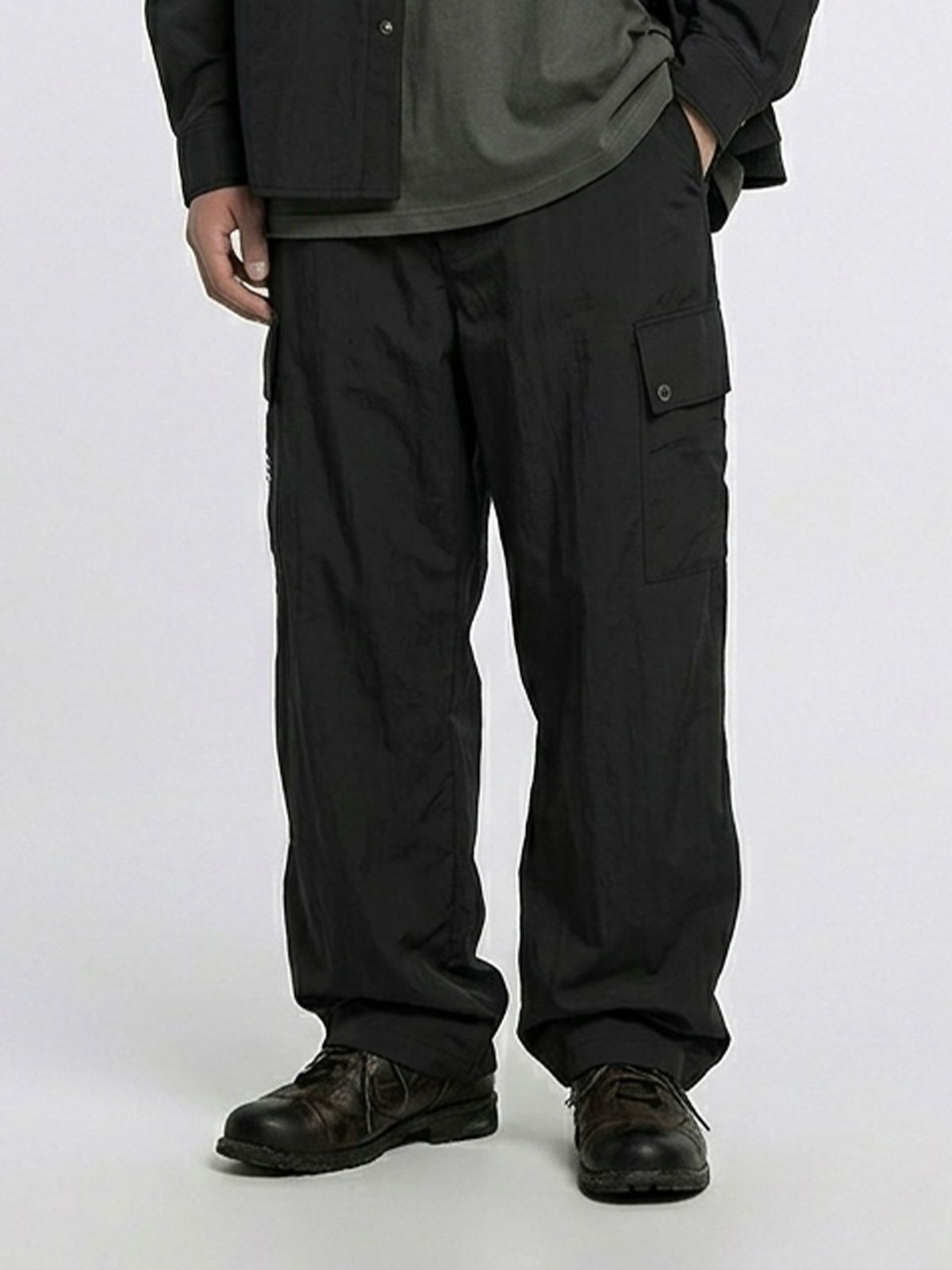 바운더리(BOUNDARY) B.122 LOGO CARGO PANTS BK_B261MSA201
