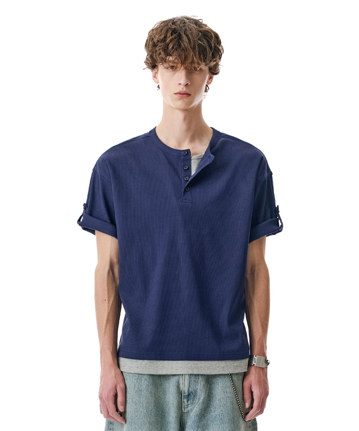 세컨모놀로그(SECONDMONO) Layered Henley Roll-Up Tee [NAVY]_SETS057NAVY