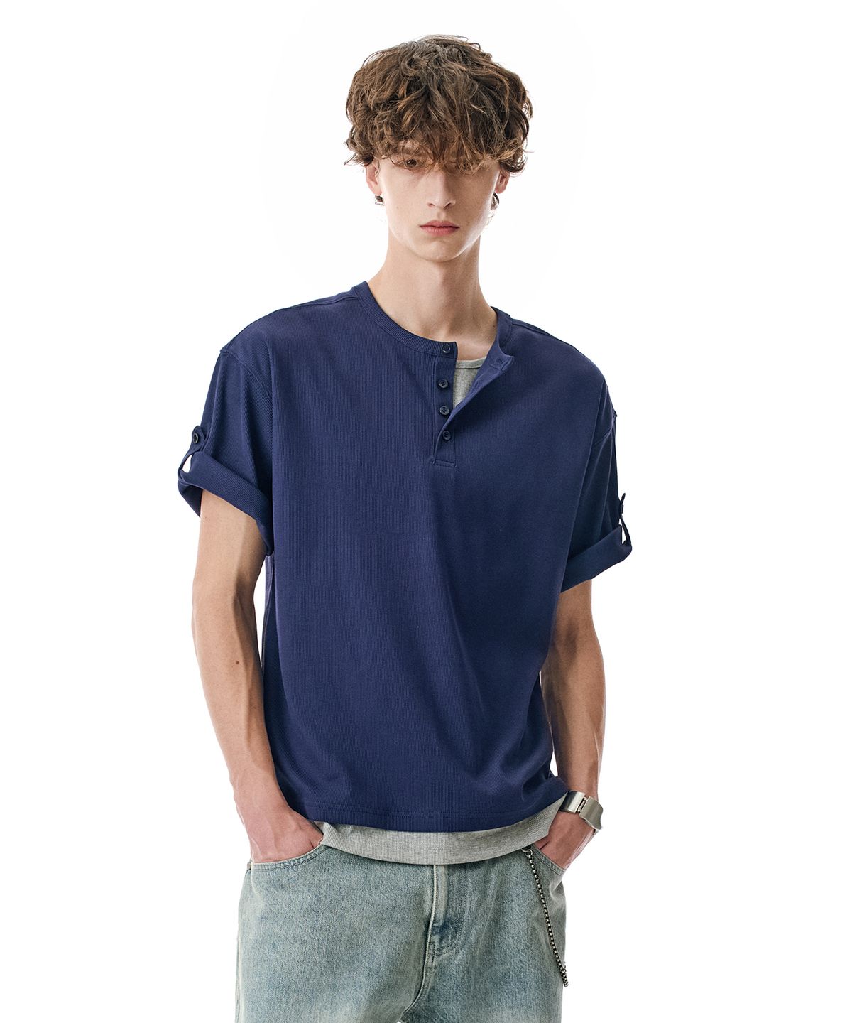 세컨모놀로그(SECONDMONO) Layered Henley Roll-Up Tee [NAVY]_SETS057NAVY