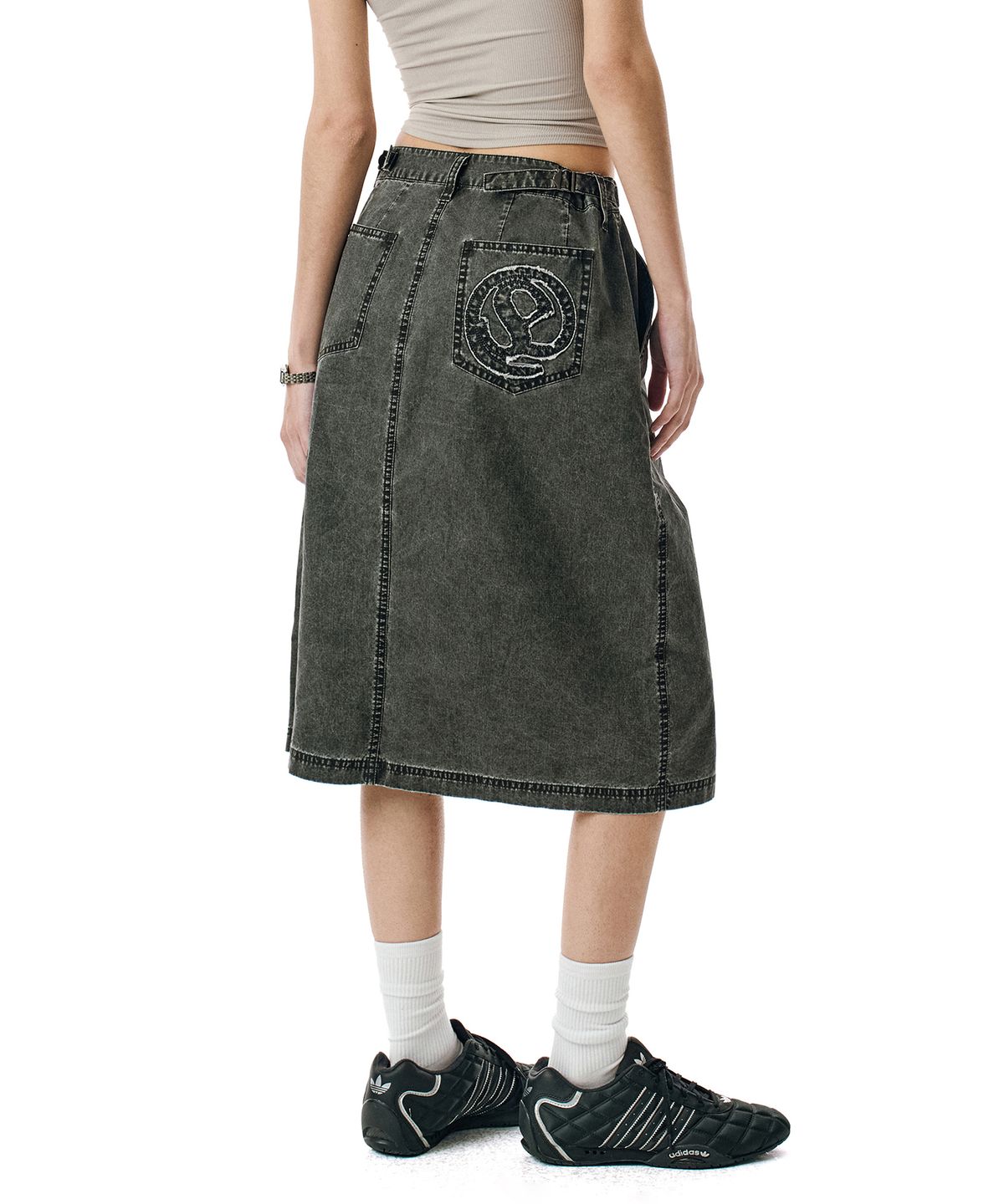 세컨모놀로그(SECONDMONO) Washed Button Detail Slit Midi Skirt [CHARCOAL]_SEWSK007CHARCOAL