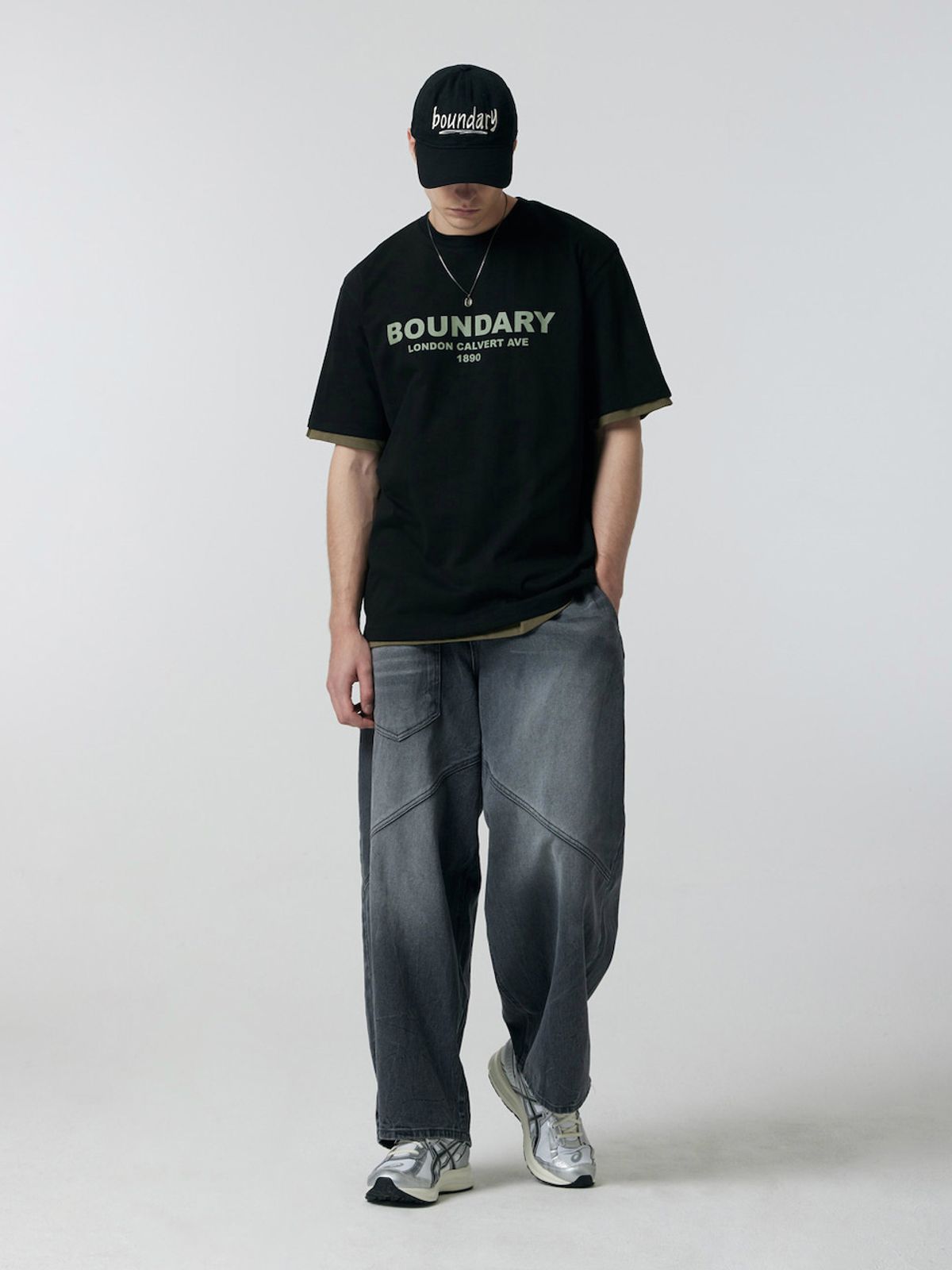 바운더리(BOUNDARY) LONDON CALVERT AVE 1890 T-SHIRT BK_B252PSM201