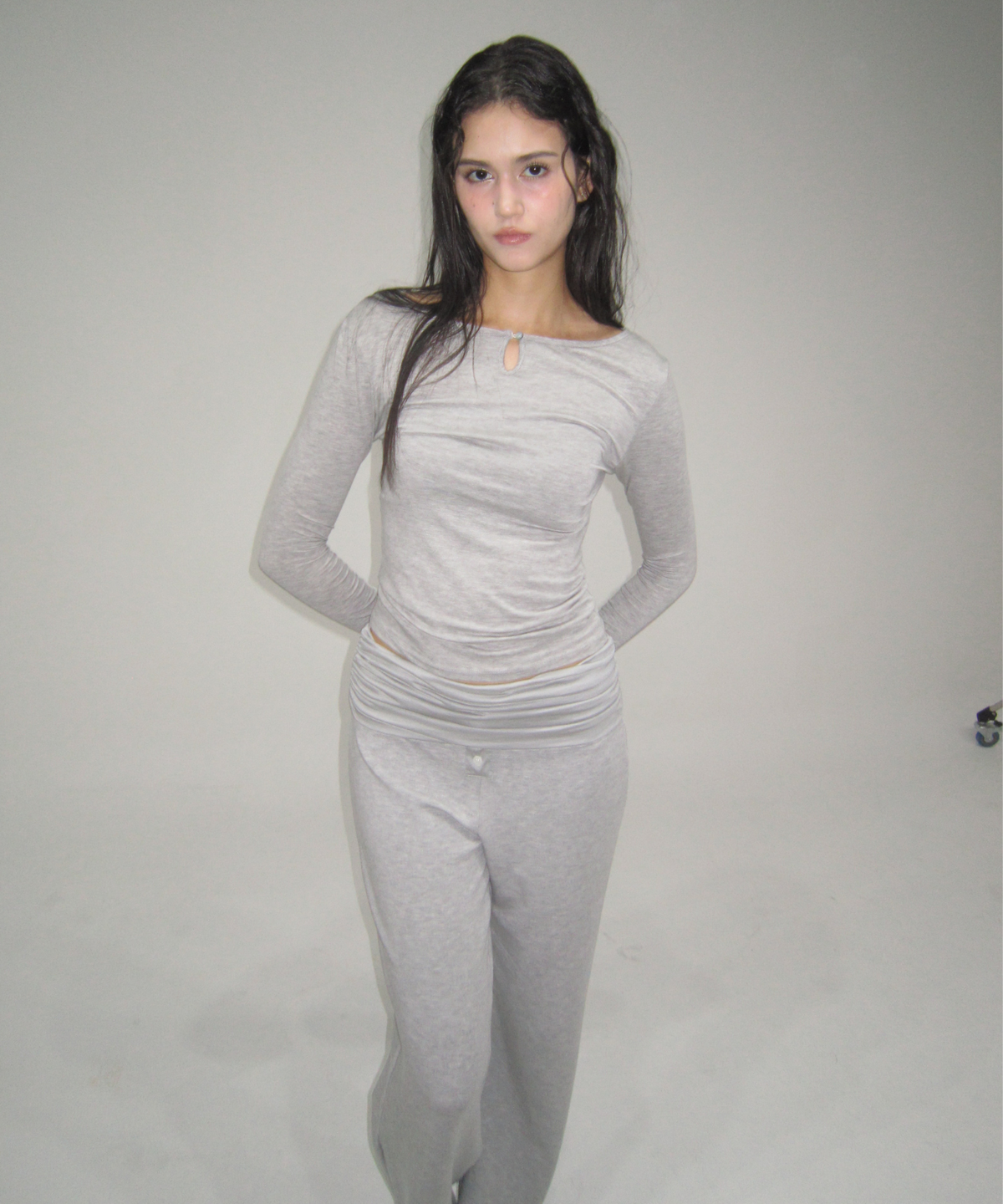 피프트 에일리어스(FIFTHALIAS) Soft tencel slit tee Melange grey