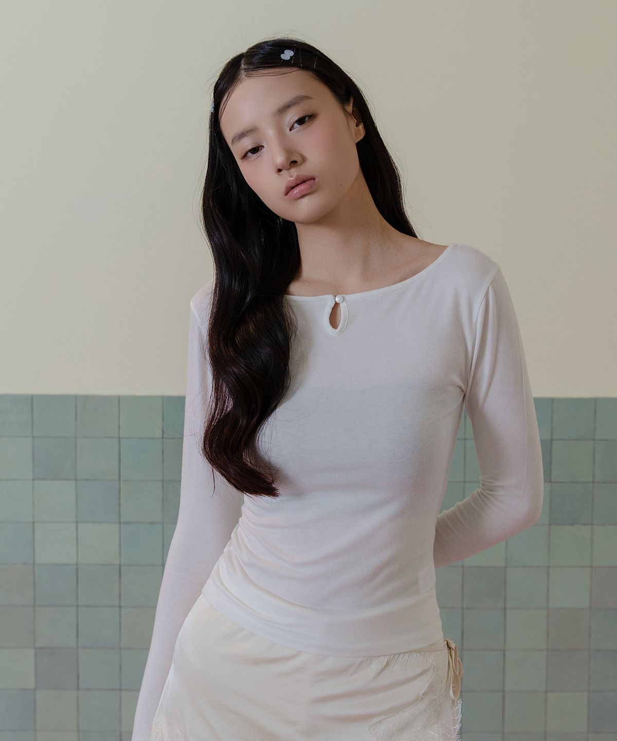피프트 에일리어스(FIFTHALIAS) Soft tencel slit tee Ivory