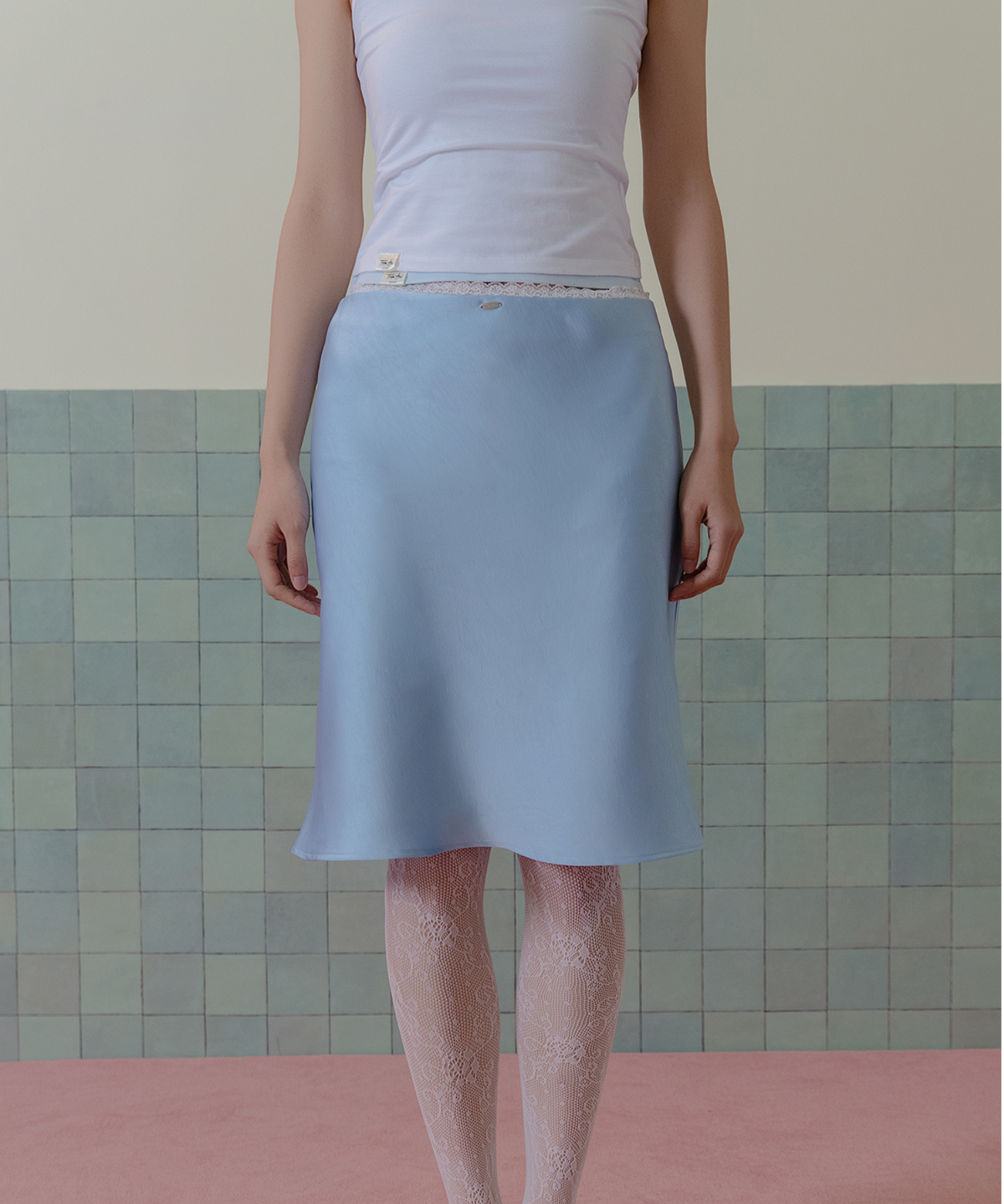 피프트 에일리어스(FIFTHALIAS) 90s satin midi skirt Airy blue