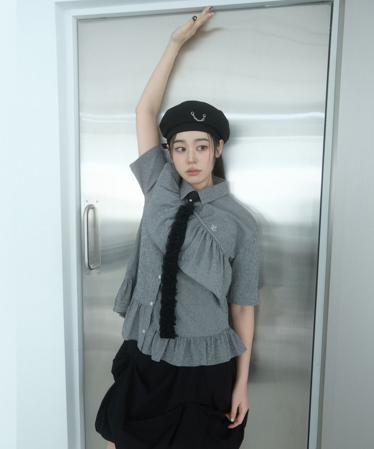 무아르모아(MOIREMOA) Square Ruched Slim Tie-Black