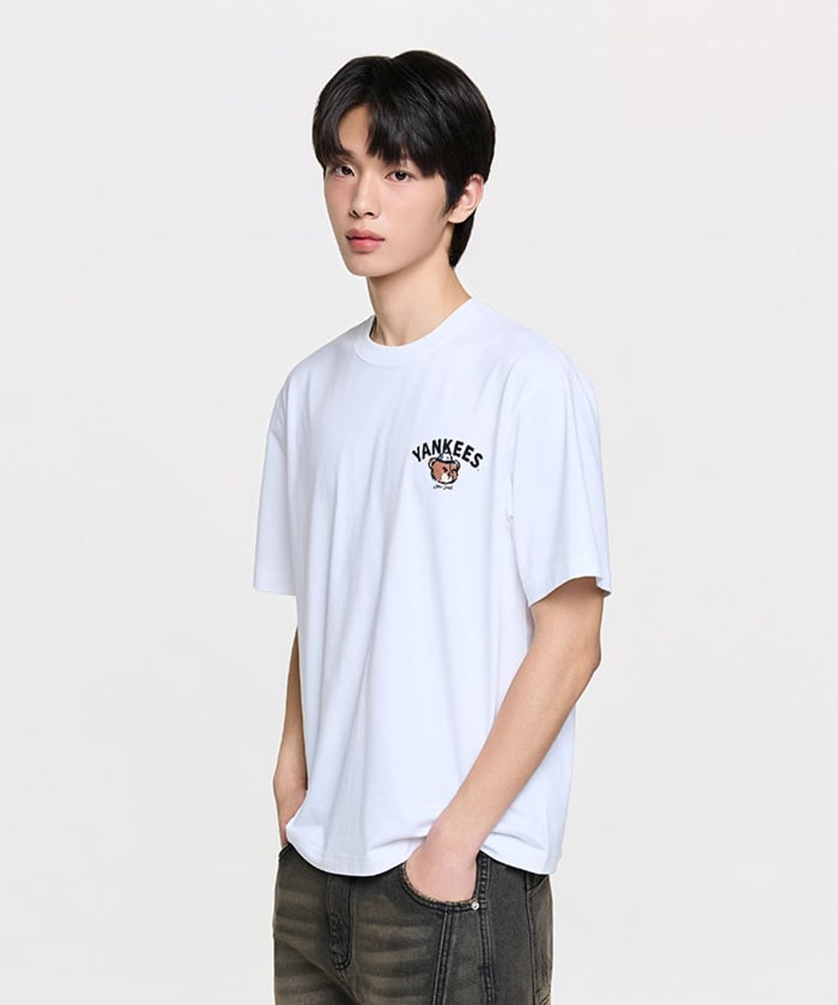 엠엘비(MLB) 메가베어 등판그래픽 오버핏 반팔 티셔츠 NY (White)