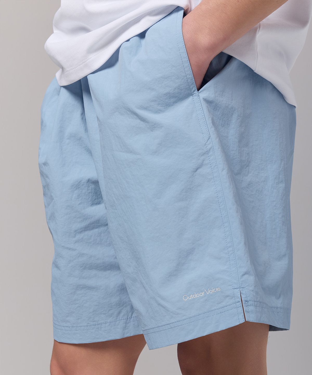 아웃도어 보이스(OUTDOOR VOICES) CLASSIC LOGO NYLON SHORTS (ICE BLUE)