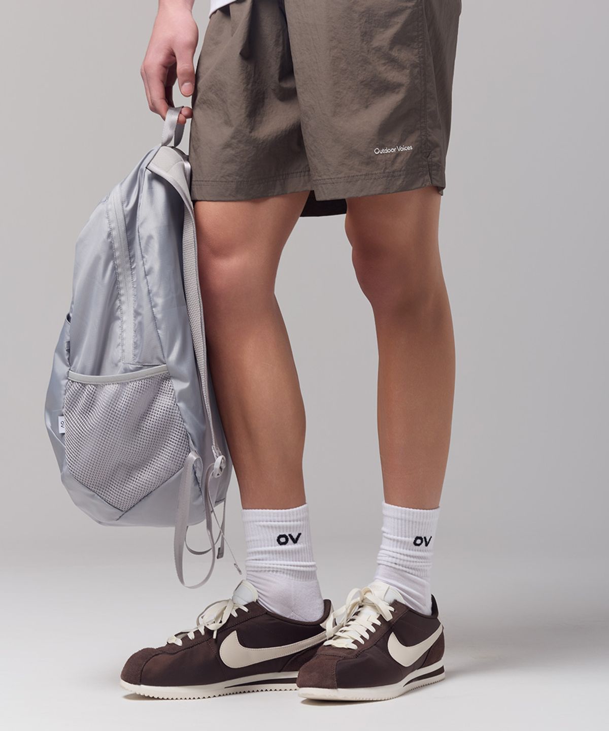 아웃도어 보이스(OUTDOOR VOICES) CLASSIC LOGO NYLON SHORTS (KHAKI BROWN)
