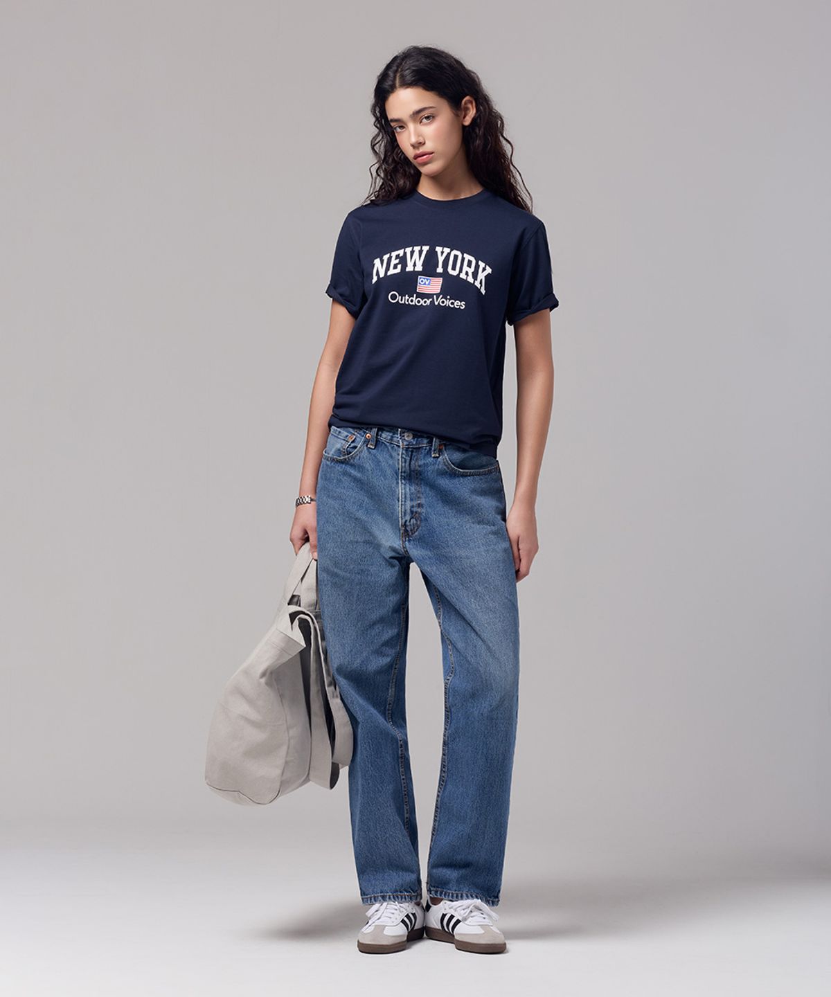 아웃도어 보이스(OUTDOOR VOICES) AirCorePro™ NY ARCH LOGO TEE (NAVY)