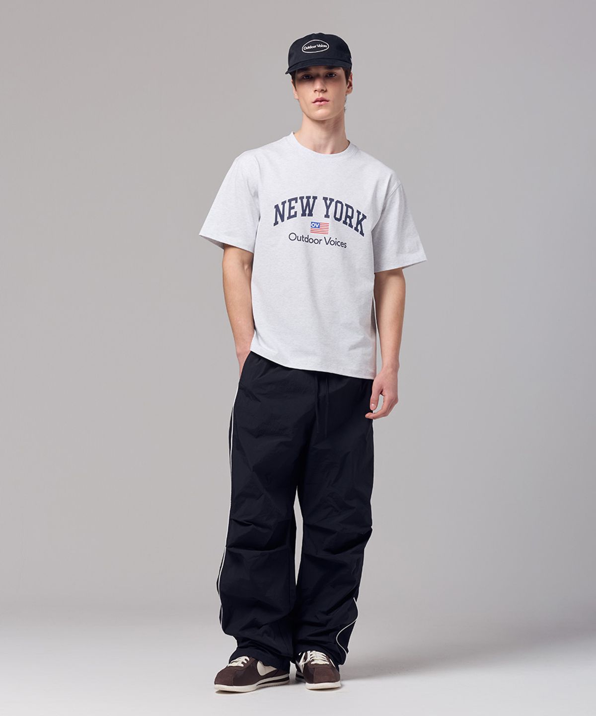 아웃도어 보이스(OUTDOOR VOICES) AirCorePro™ NY ARCH LOGO TEE (WHITE)