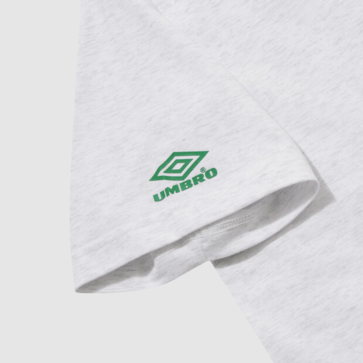 엄브로(UMBRO) HBL 풋볼 푸치보우 베이직 반팔 티셔츠 라이트 그레이 UR221CRS53
