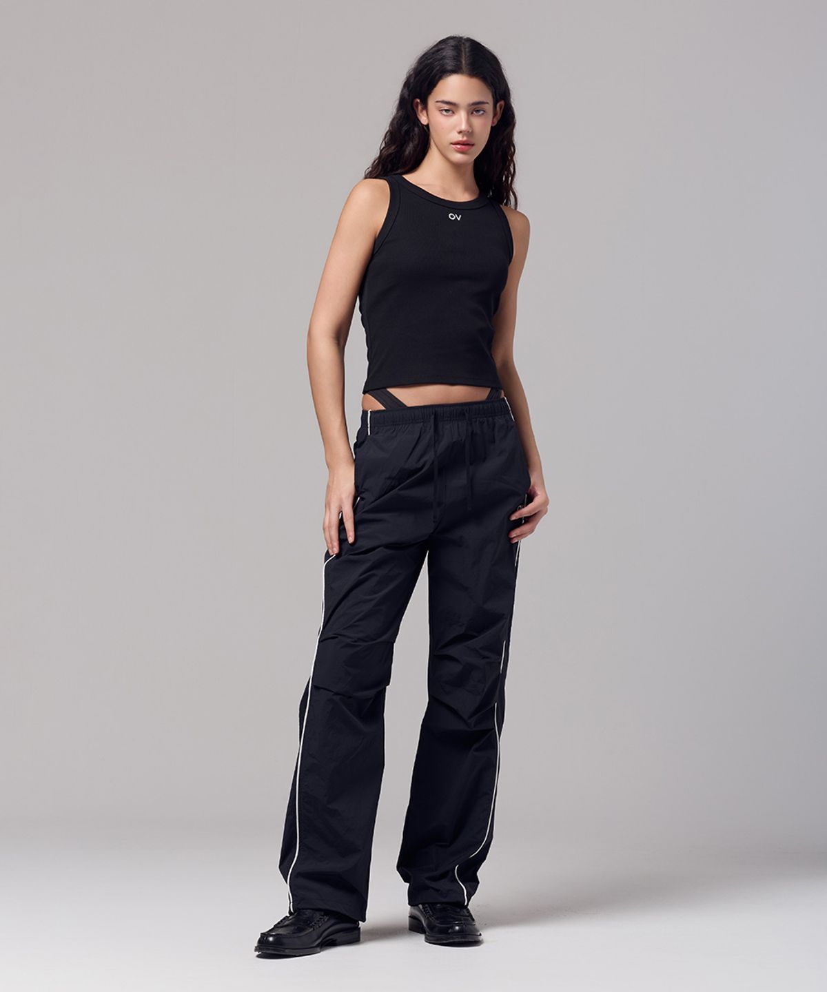 아웃도어 보이스(OUTDOOR VOICES) (W)OV CENTRAL LOGO SLEEVELESS (BLACK)