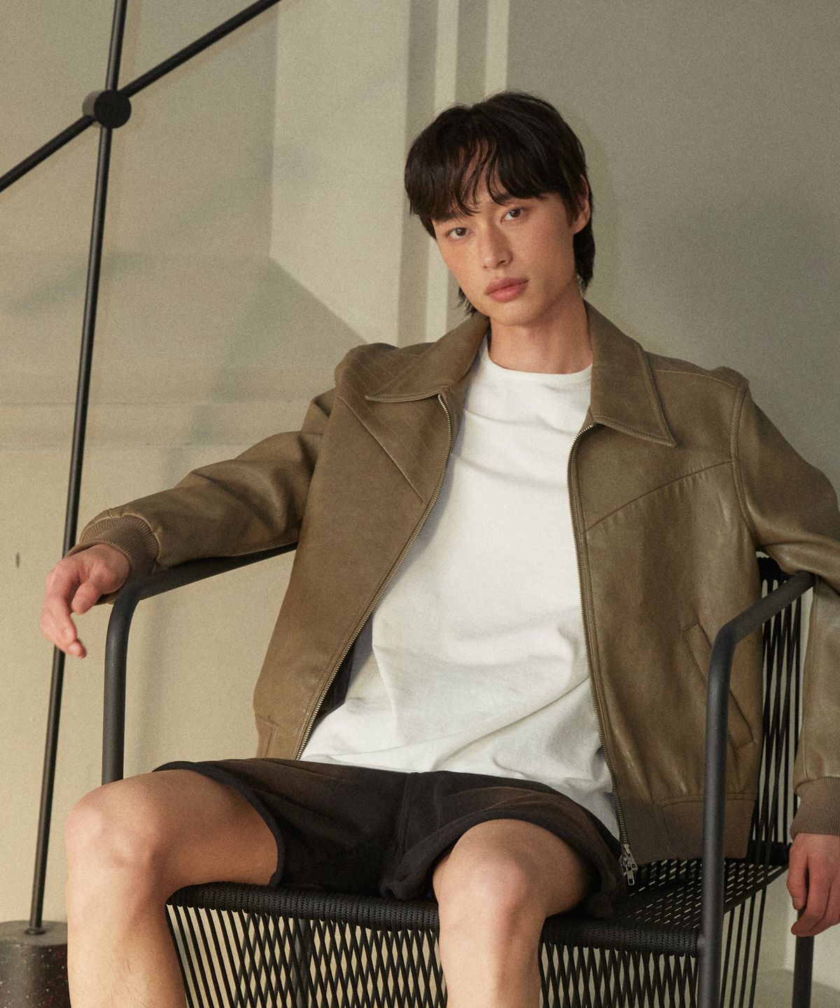 디블루(DBLUE) 스탠다드 에센셜 크루넥 숏슬리브 화이트