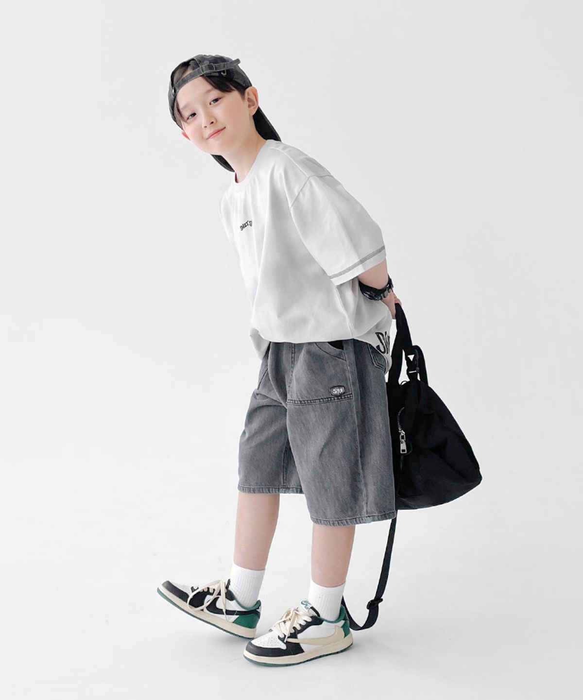 베리클로젯(BERRYCLOSET) 더티 스웨거 반팔티