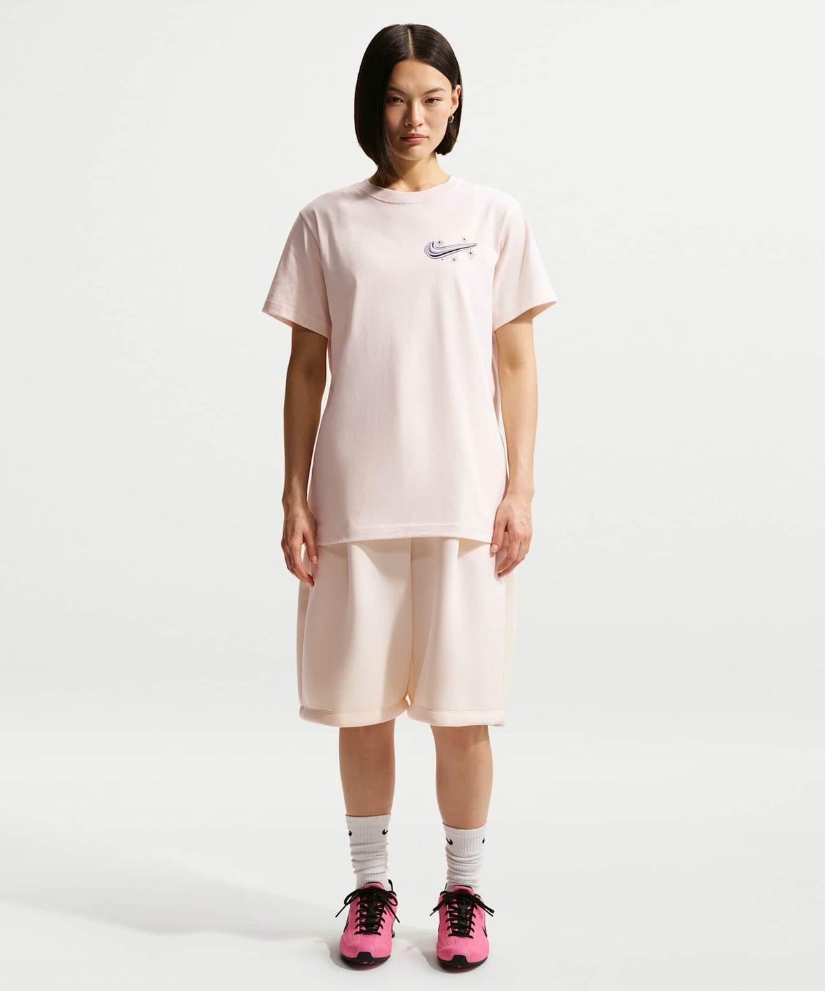 나이키(NIKE) 스포츠웨어 클래식 오버사이즈 티셔츠 W - 초크 / IH7605-103