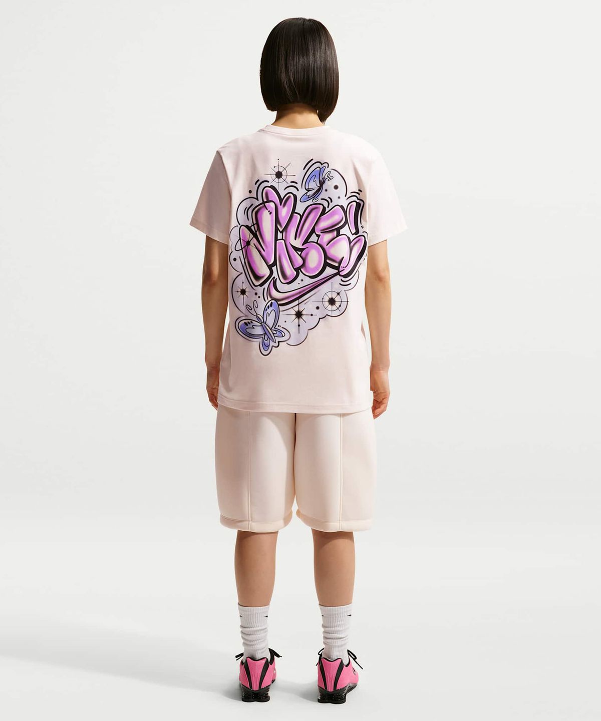 나이키(NIKE) 스포츠웨어 클래식 오버사이즈 티셔츠 W - 초크 / IH7605-103
