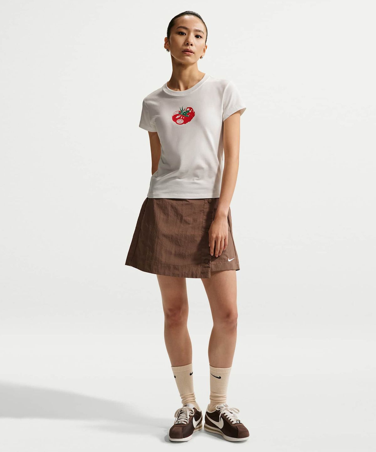 나이키(NIKE) 스포츠웨어 칠 니트 슬림 모드 크롭 티셔츠 W - 세일 / IO3532-133