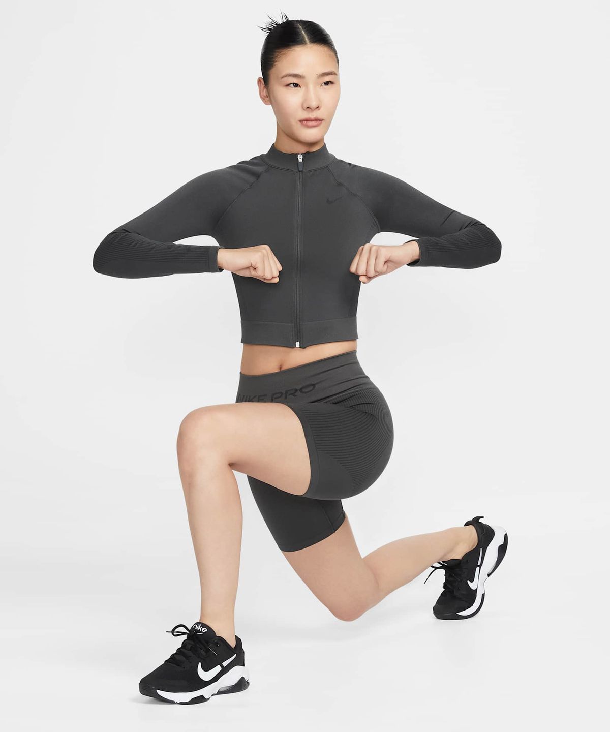 나이키(NIKE) 프로 풀집 트레이닝 탑 W - 다크 스모크 그레이 / IO4467-070