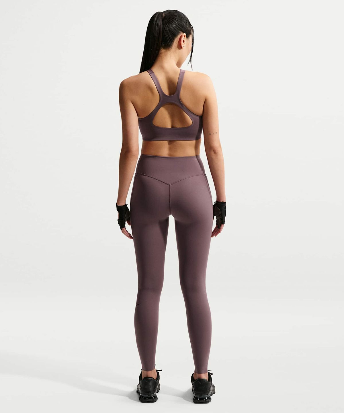 나이키(NIKE) 유니버사 미디엄 서포트 패드 스포츠 브라 W - 타투:버건디 크러시 / IO9336-502