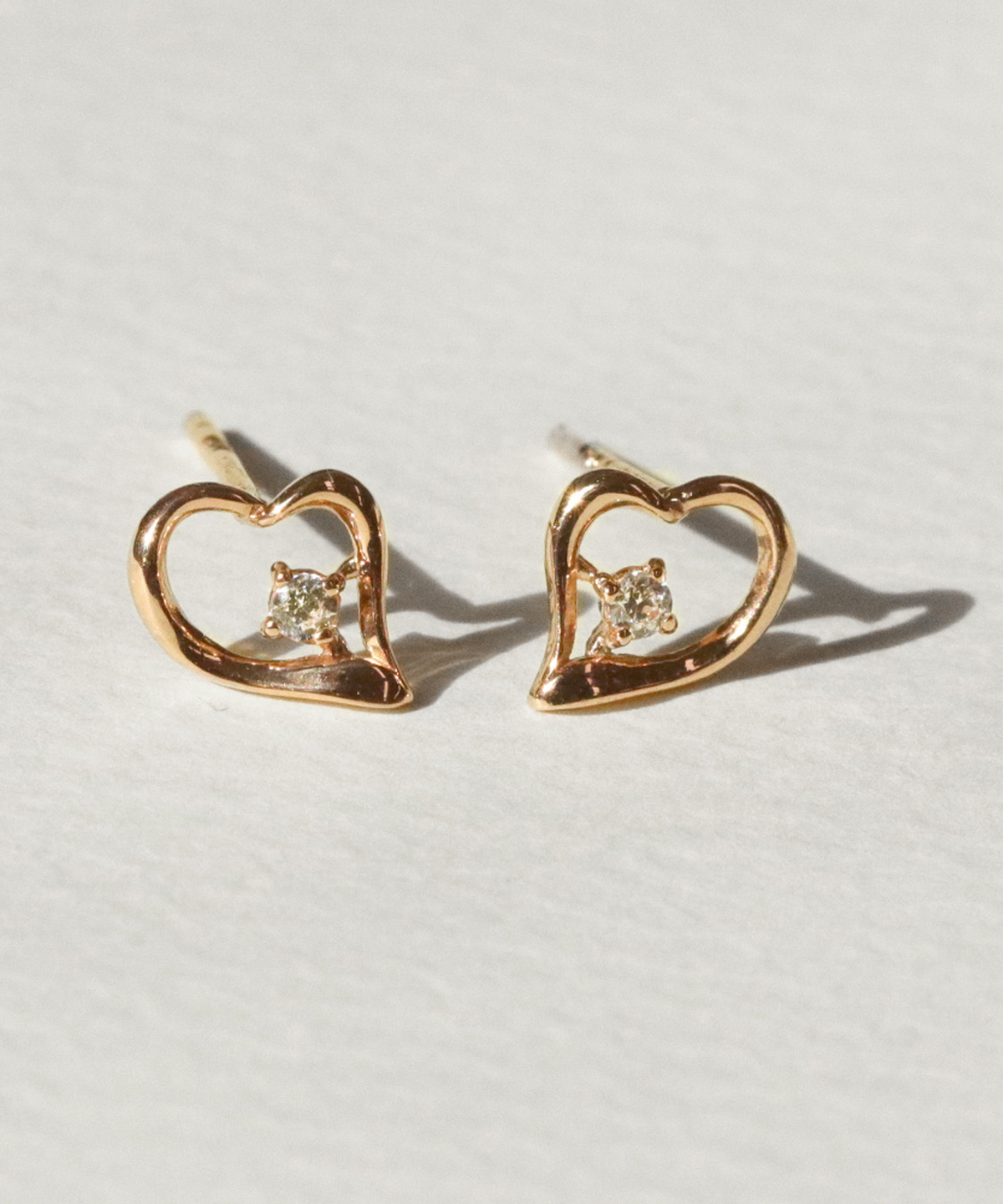러비앤비(LOVEENB) [14K gold] 멜팅 하트 귀걸이