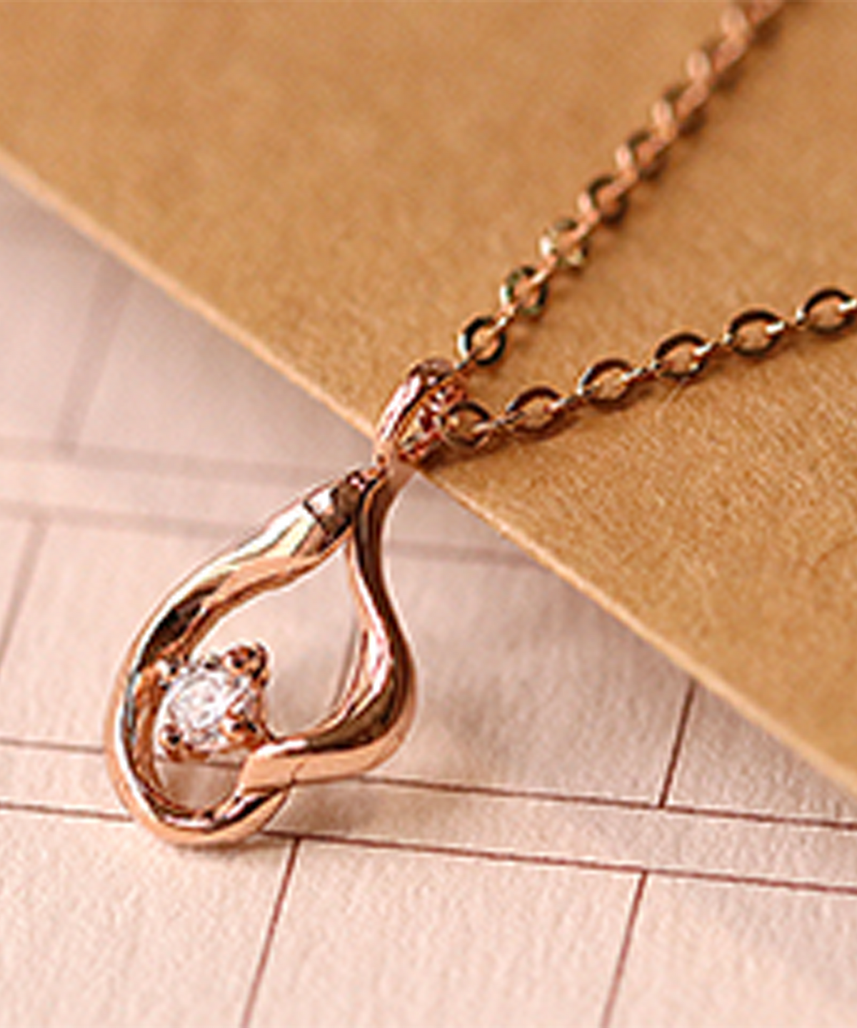 러비앤비(LOVEENB) [14K gold] 웨이비 물방울 귀걸이