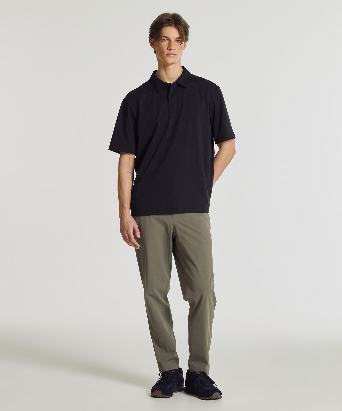 뉴발란스(NEW BALANCE) NBNFG31603 / UNI FROZEN ESSENTIAL 카라티 (BLACK)