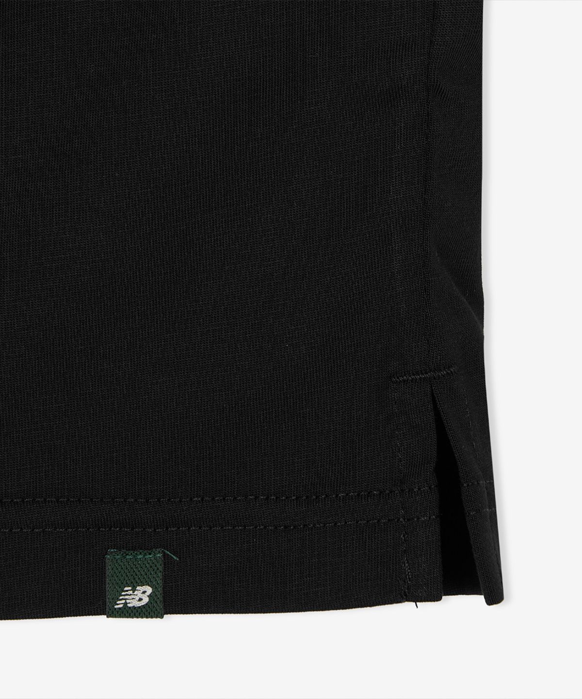 뉴발란스(NEW BALANCE) NBNGG21403 / UNI 에센셜 스몰로고 나시티 (BLACK)