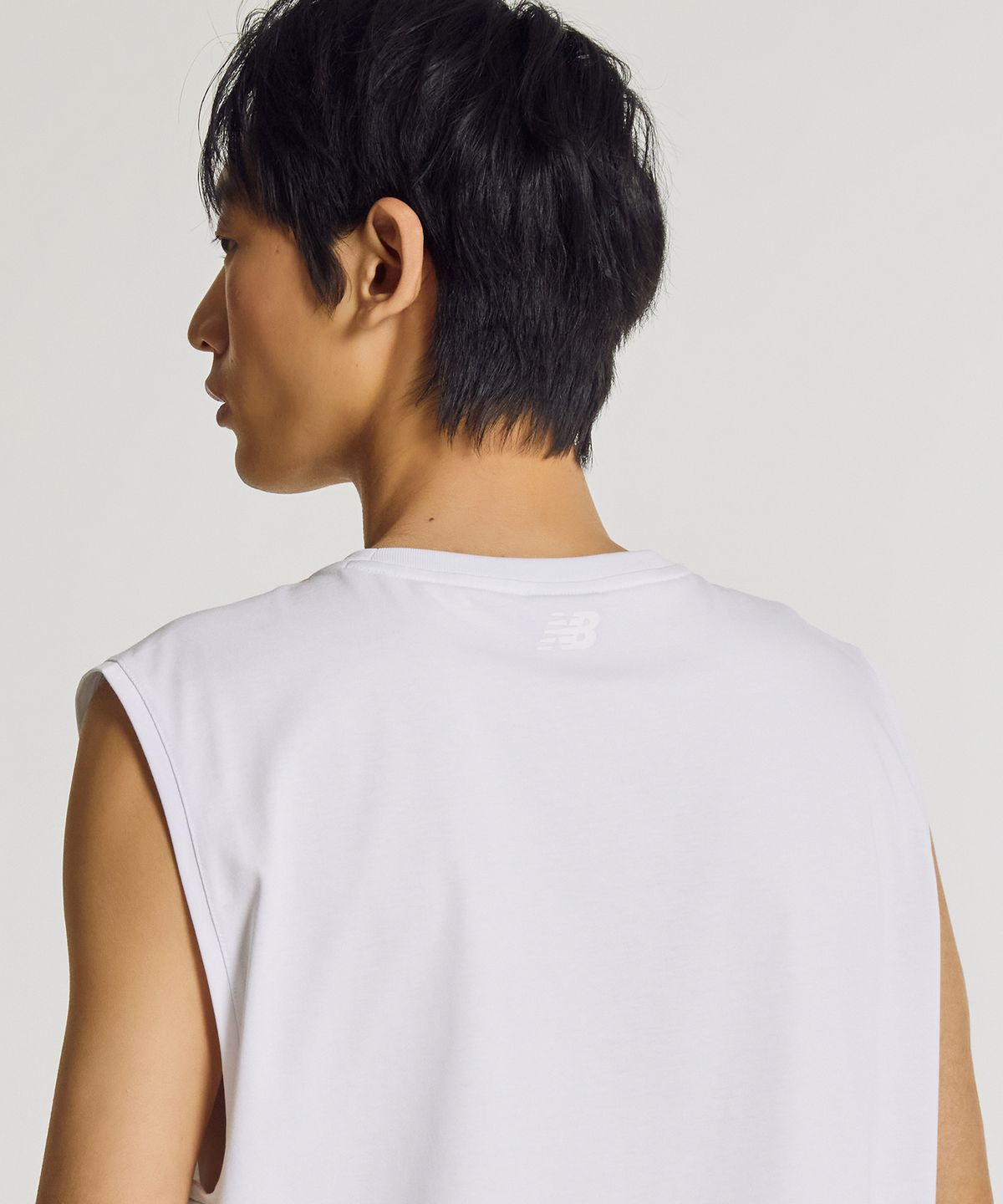 뉴발란스(NEW BALANCE) NBNGG21403 / UNI 에센셜 스몰로고 나시티 (WHITE)