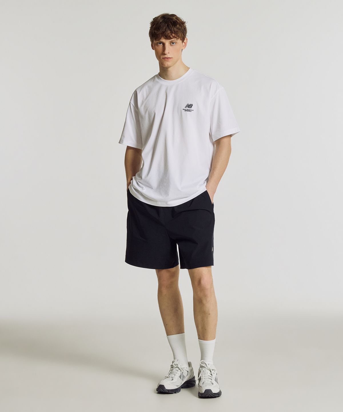 뉴발란스(NEW BALANCE) NBNVG31603 / UNI FROZEN ESSENTIAL 4.5부 쇼츠 (BLACK)