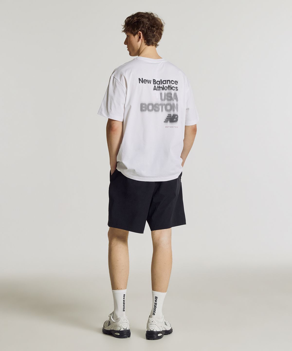 뉴발란스(NEW BALANCE) NBNVG31603 / UNI FROZEN ESSENTIAL 4.5부 쇼츠 (BLACK)