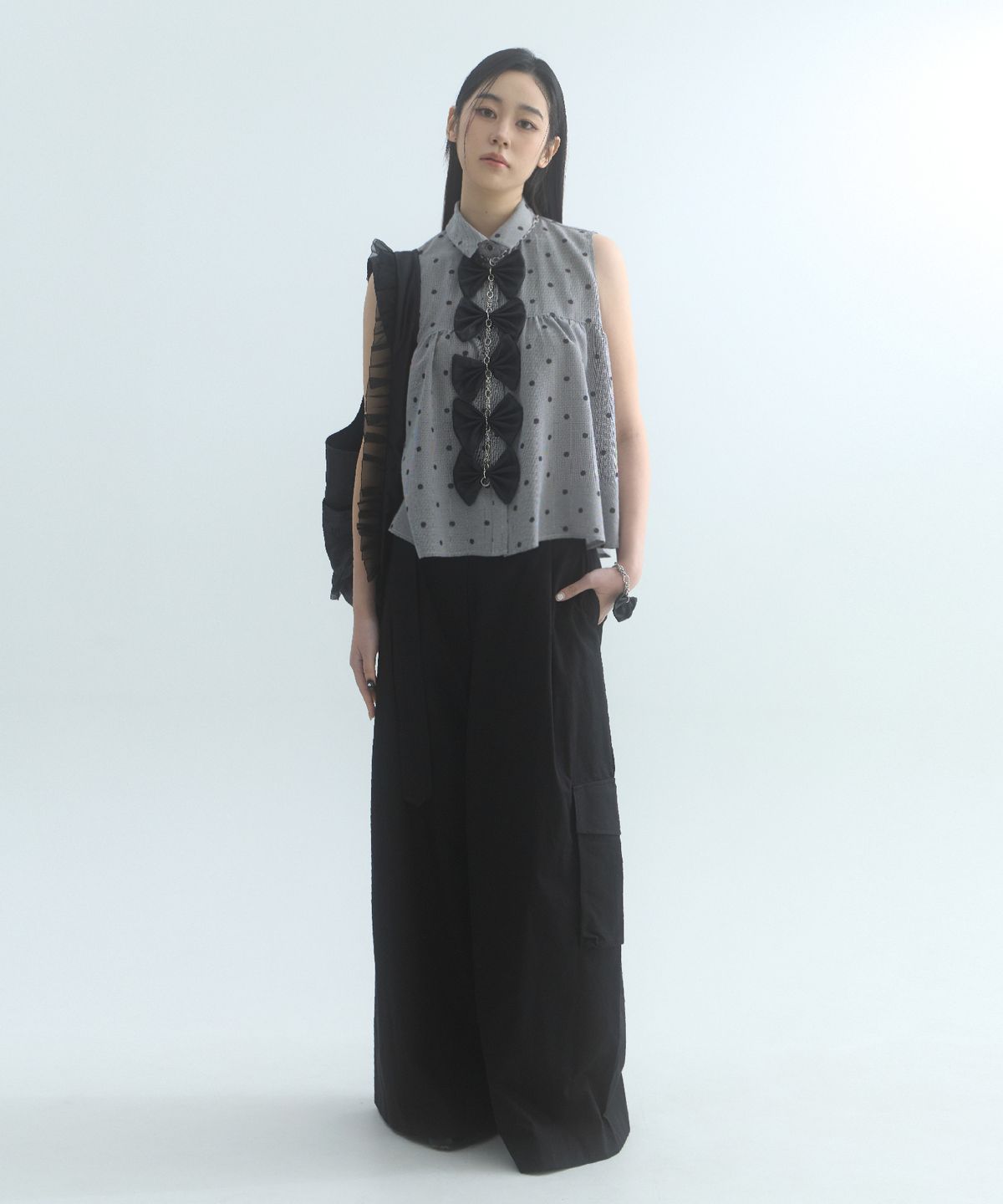 무아르모아(MOIREMOA) Dot Ruched Blouse-Black