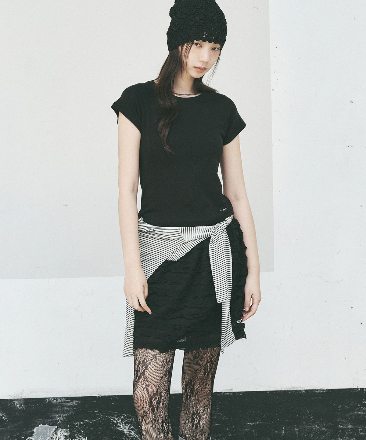 닉앤니콜(NICK&NICOLE) FRINGE LACE MINI SKIRT_BLACK