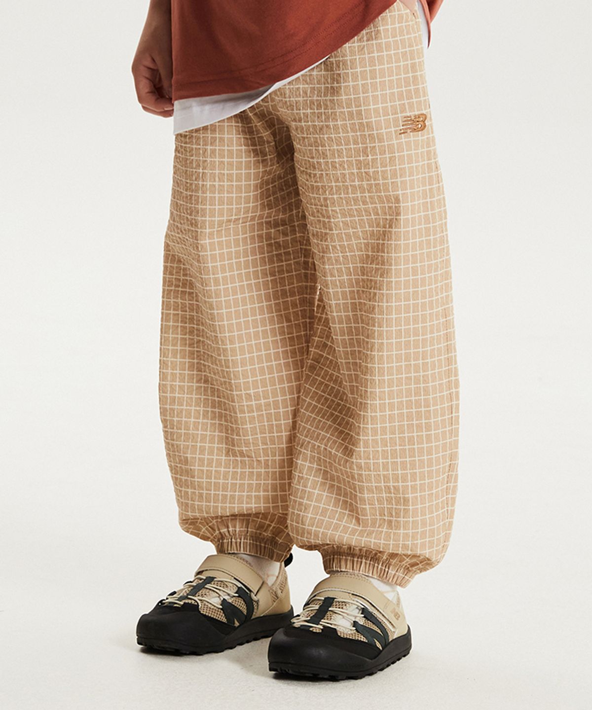 뉴발란스 키즈(NEWBALANCEKIDS) Sweet home_아동 체크 조거 팬츠 NK9TG2551U35