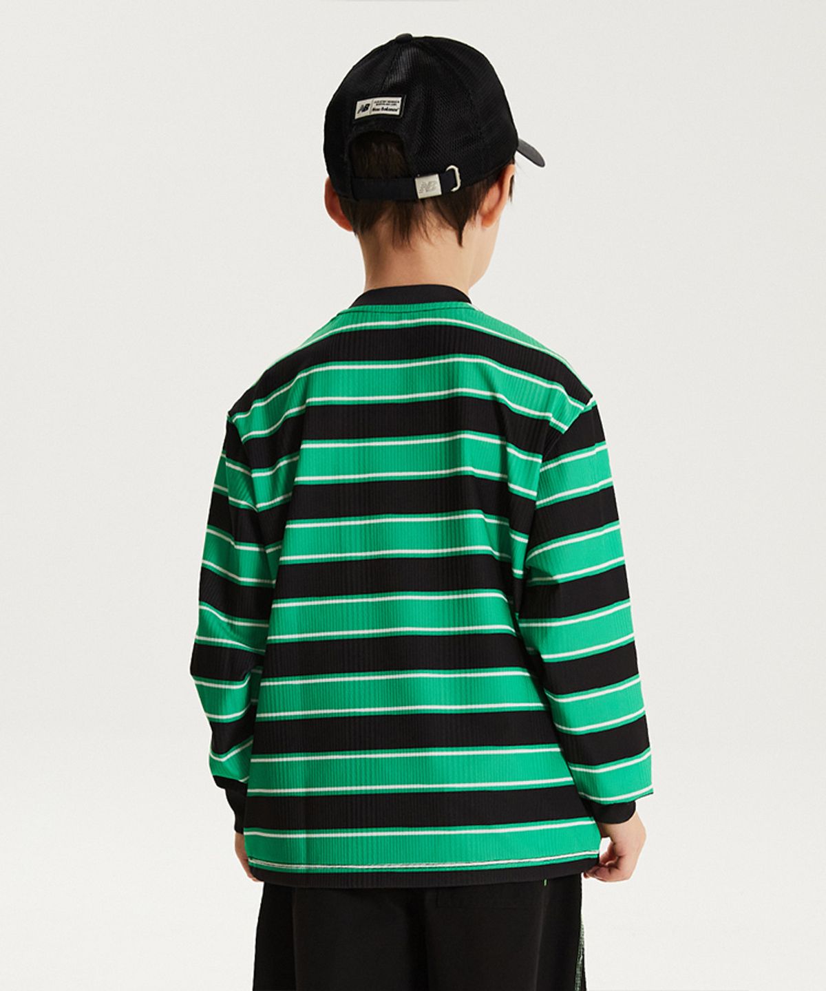 뉴발란스 키즈(NEWBALANCEKIDS) Spotlight Hot Summer_아동 퀵드라이 스트라이프 티셔츠 NK9RG3974U40