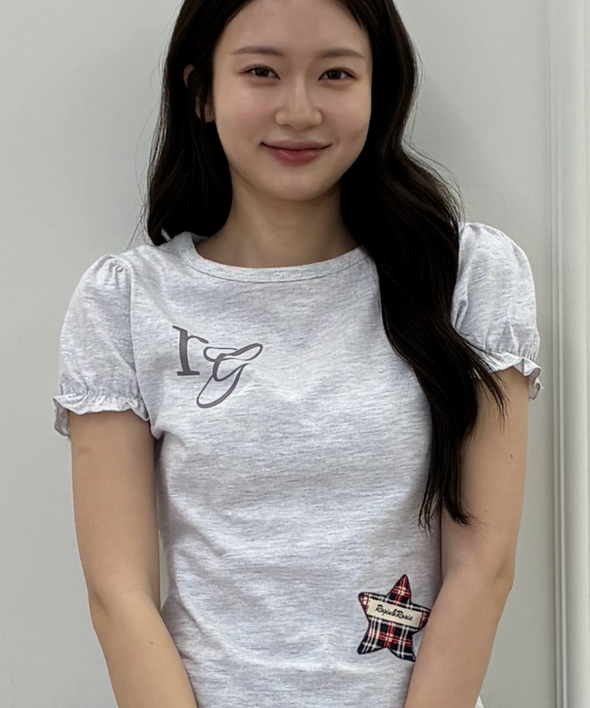 로긴 앤 로지(ROGIN N ROSIE) RG Lettering Check Star T-shirt White Melange
