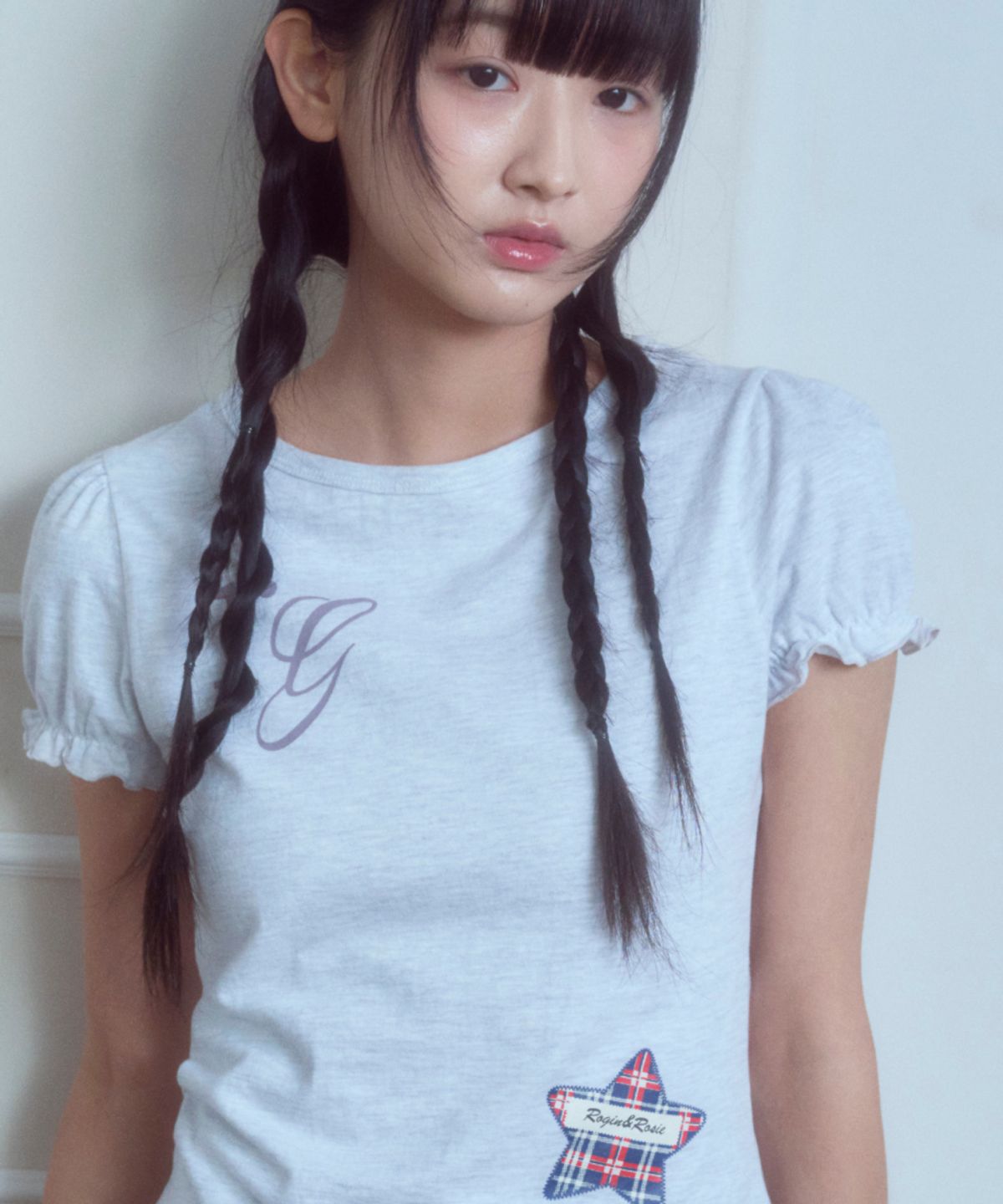 로긴 앤 로지(ROGIN N ROSIE) RG Lettering Check Star T-shirt White Melange