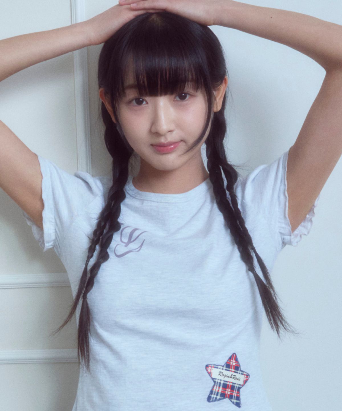 로긴 앤 로지(ROGIN N ROSIE) RG Lettering Check Star T-shirt White Melange