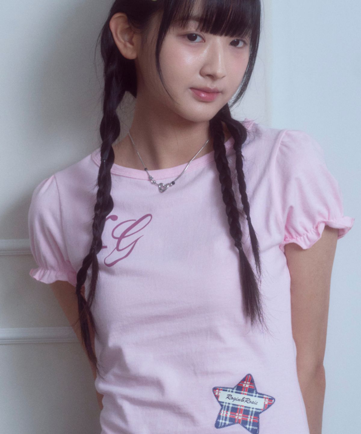 로긴 앤 로지(ROGIN N ROSIE) RG Lettering Check Star T-shirt babypink