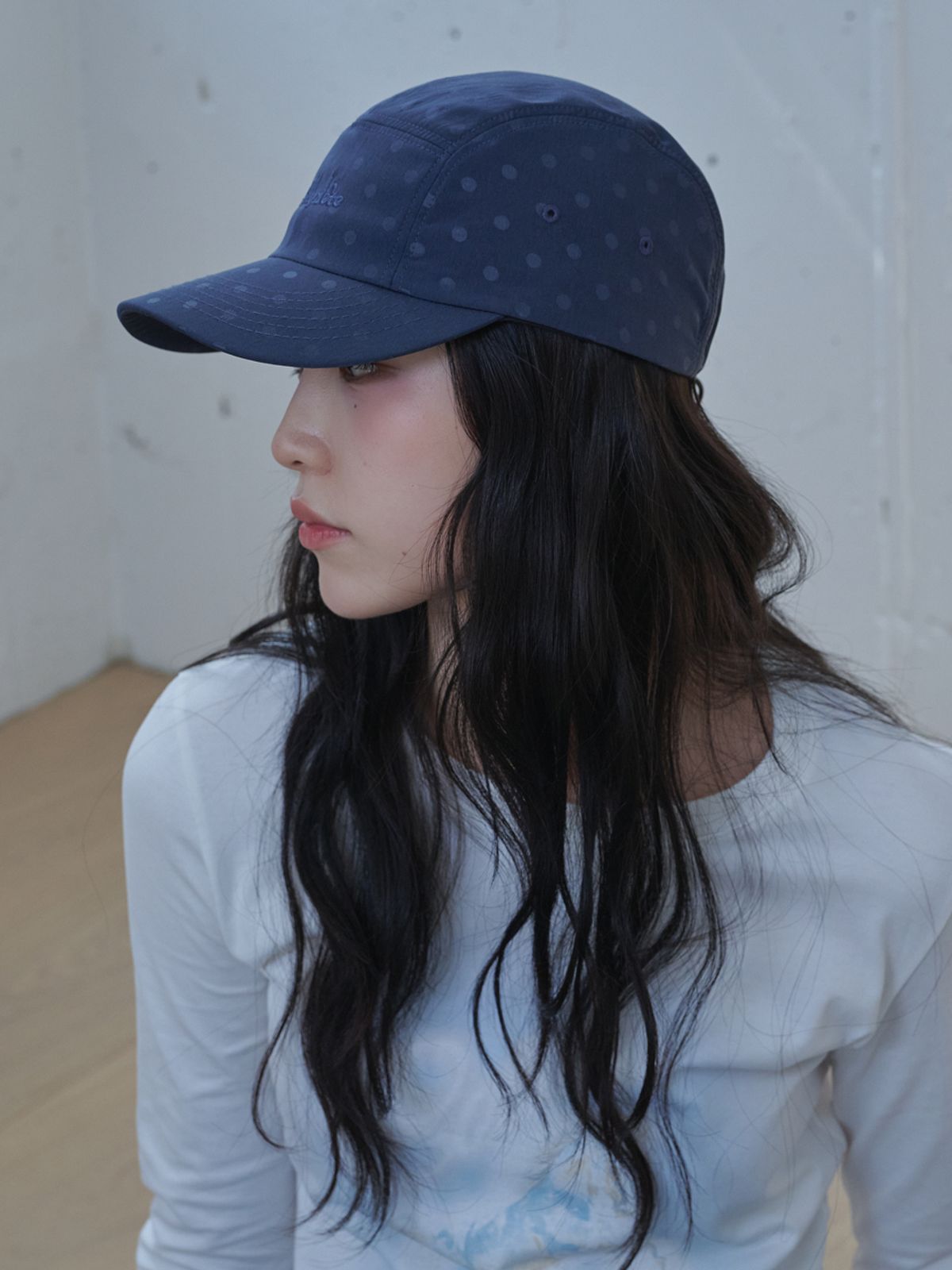 올인컴플리트(ALLINCOMPLETE) 플리커 도트 캠프 캡 (네이비)