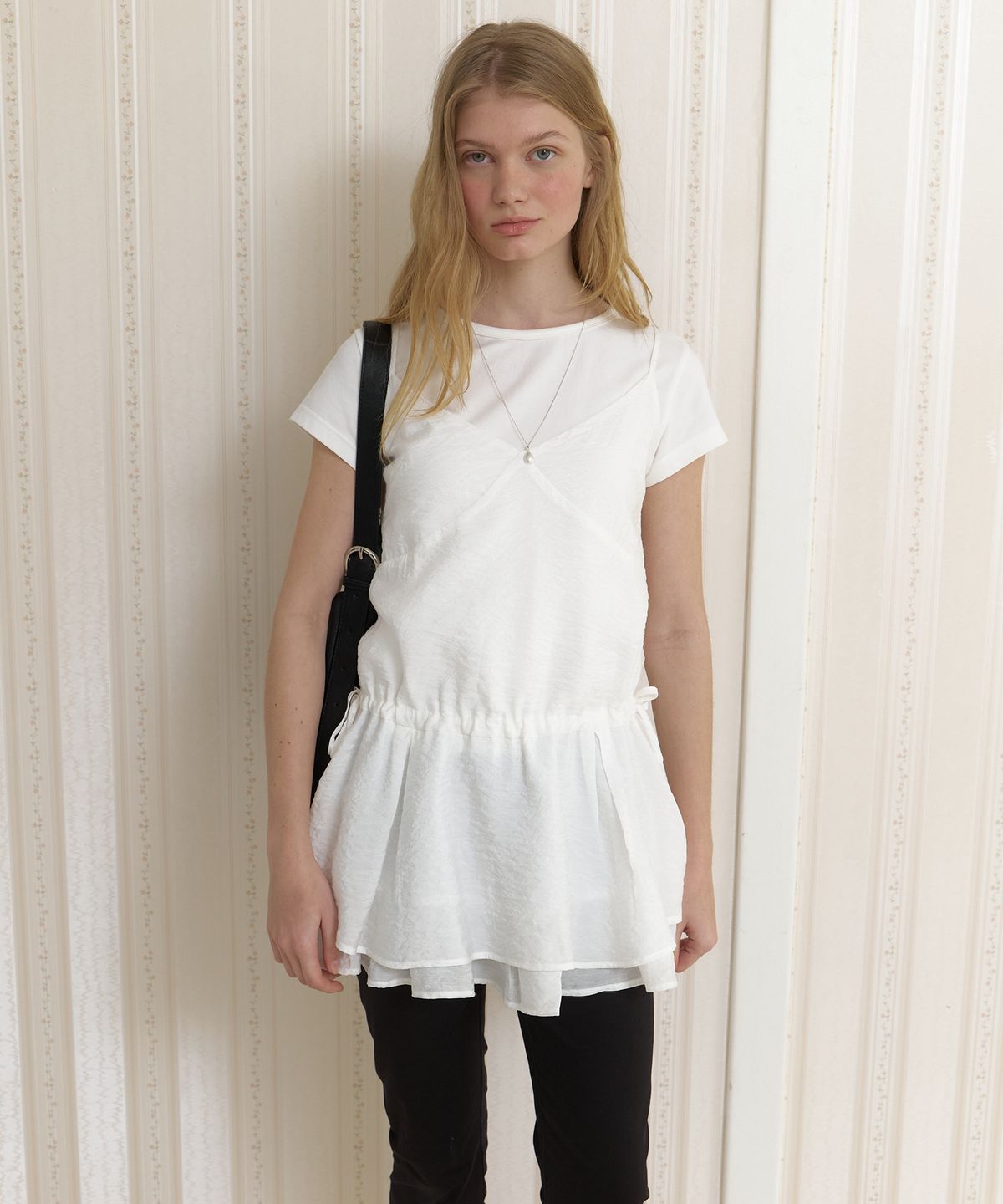 어몽(AMONG) A FLARE LAYERED BLOUSE_WHITE