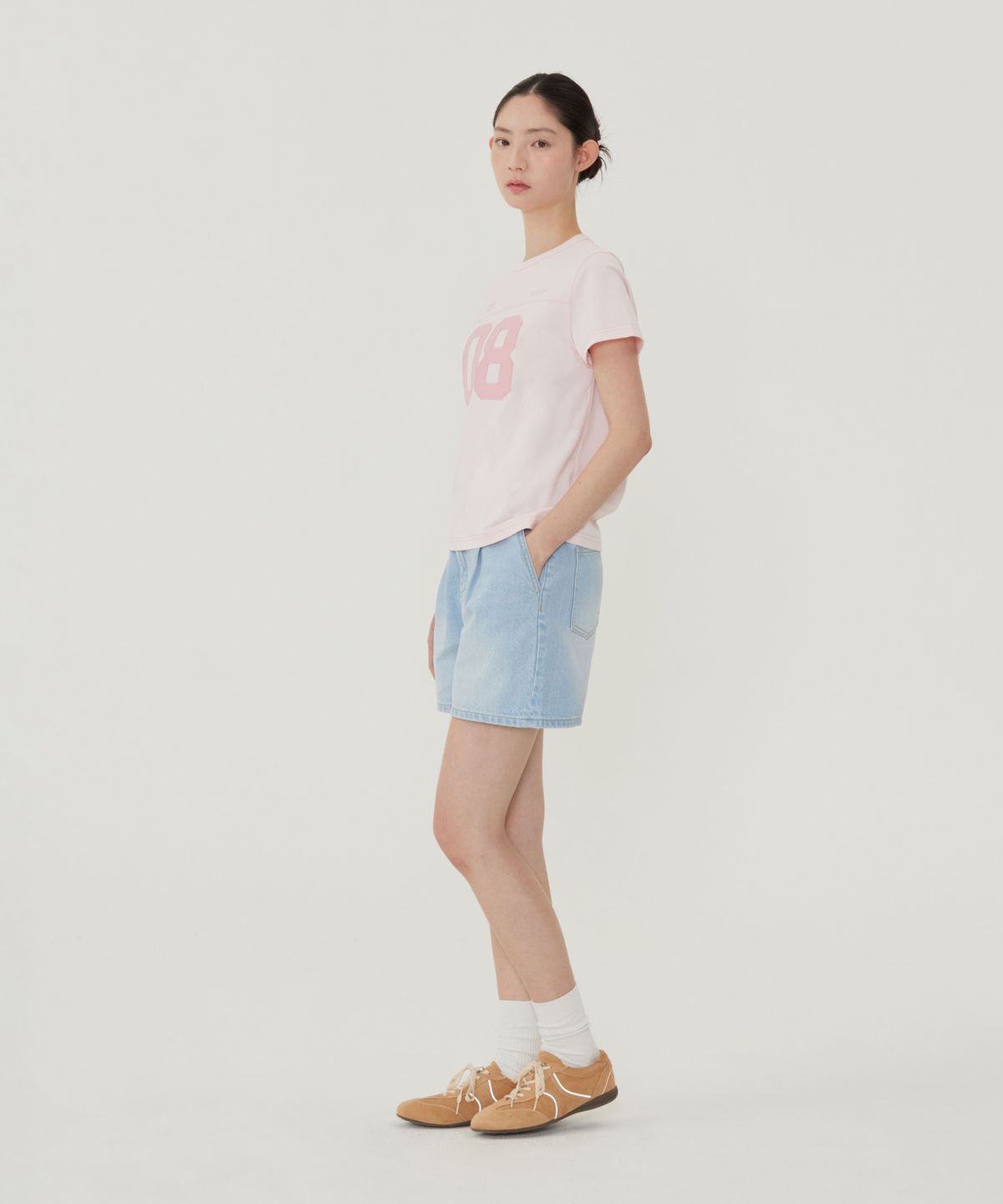 커버낫 우먼(COVERNAT WOMAN) 우먼 넘버 로고 티셔츠 차콜