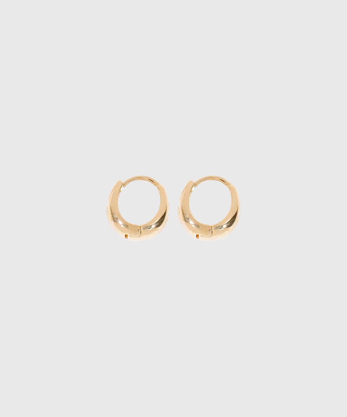 룩캐스트(LOOKAST) 실비아 트위스트 이어링 / SYLVIA TWIST EARRING_2colors
