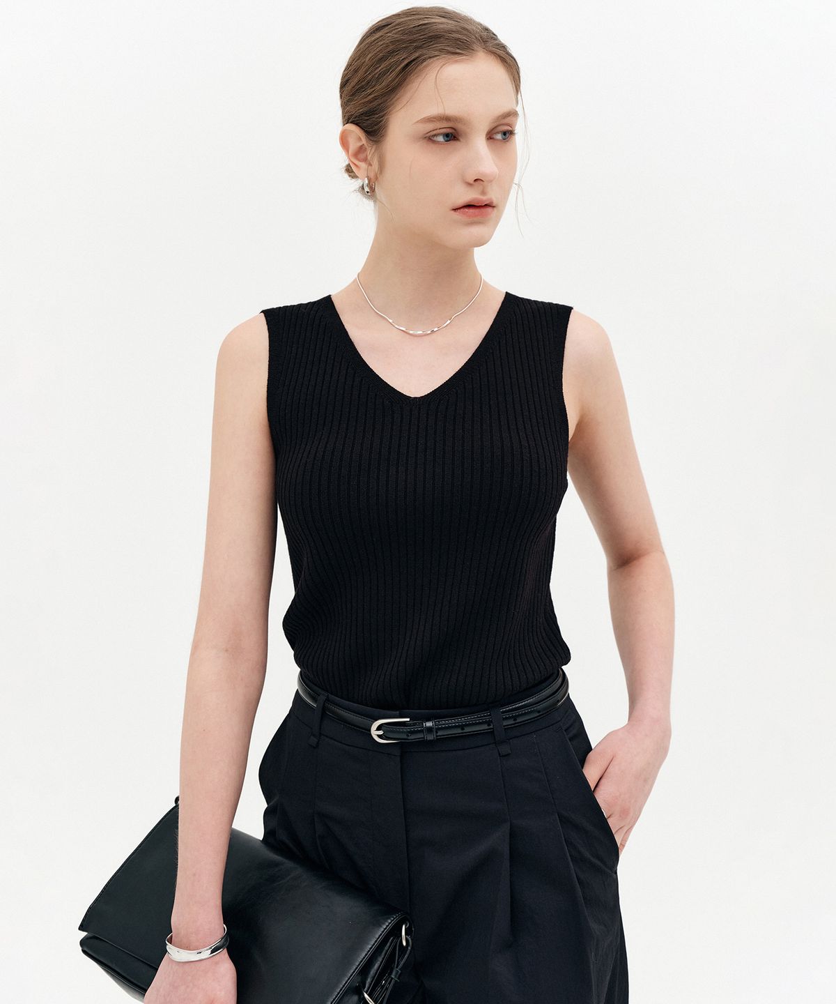 룩캐스트(LOOKAST) 레나 리브드 브이넥 슬리브리스 니트 / LENA RIBBED V-NECK SLEEVELESS KNIT_4colors