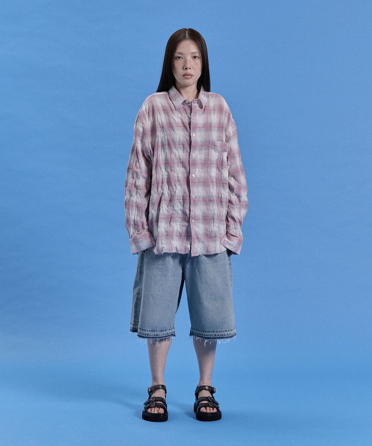 카이소(KYSO) 피스 심볼 버뮤다 데님 쇼츠 (프레이드 헴) 빈티지 워시드 블루