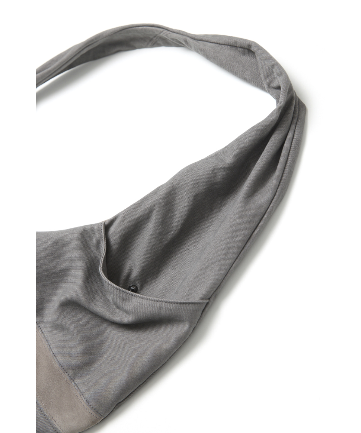 해칭룸(HATCHINGROOM) Curved Bag Grey