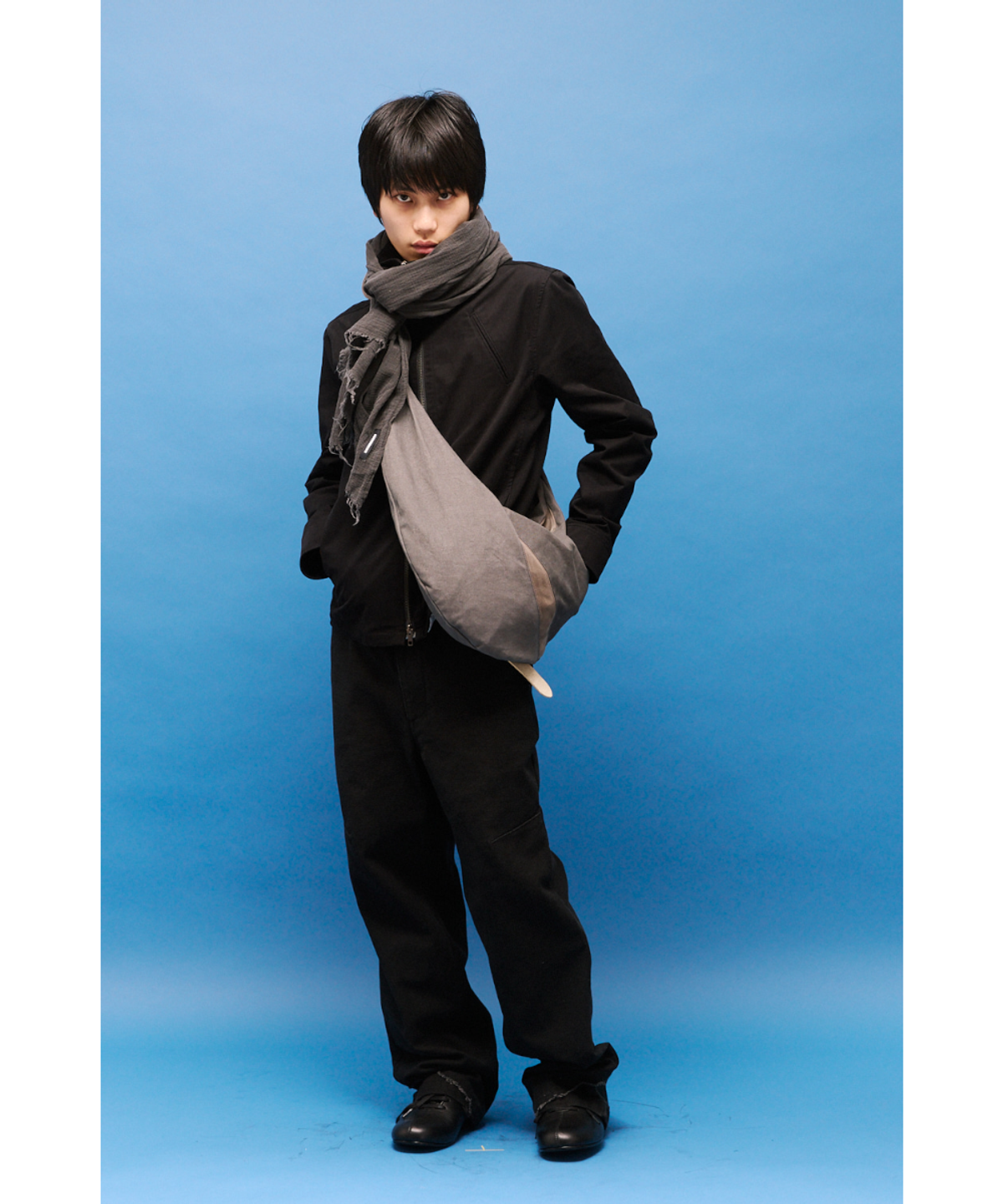 해칭룸(HATCHINGROOM) Curved Bag Grey