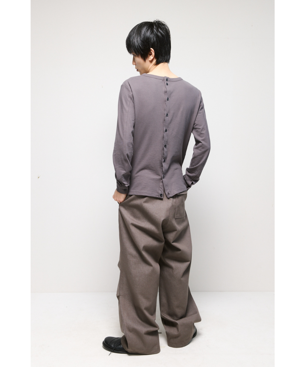 해칭룸(HATCHINGROOM) Triple Henley Neck Tee Rose Grey