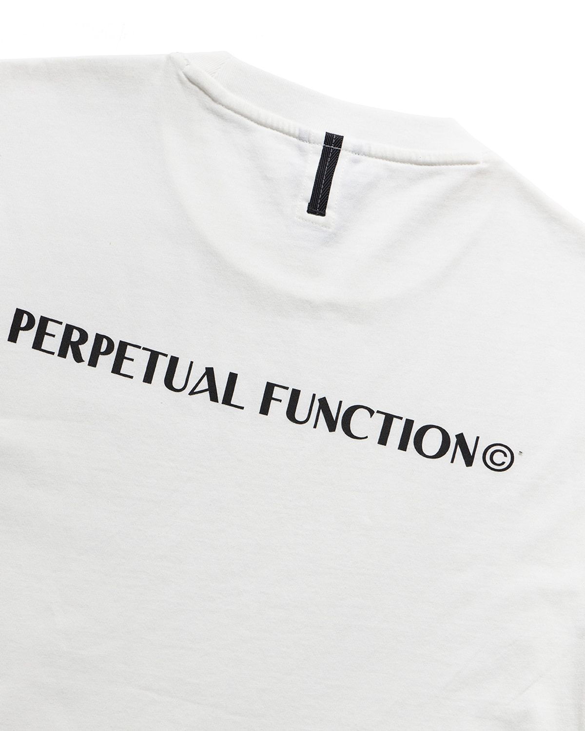 언어펙티드 에센셜(UNAFFECTED ESSENTIAL) PERPETUAL FUNCTION  T-SHIRT / OFF WHITE